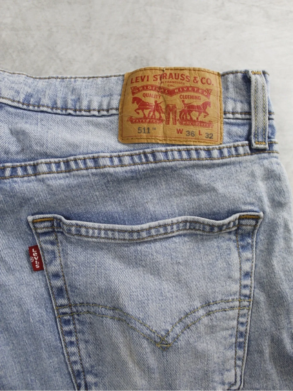 Levis 511 Slim Fit Jeans Mens 36x32 Light Wash Blue Denim WaterLess Casual